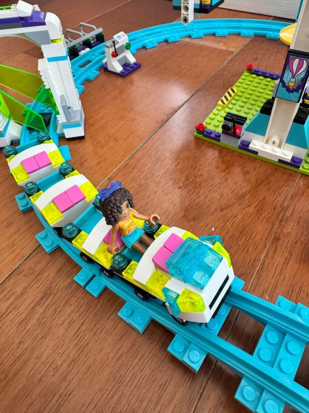 LEGO Friends Amusement Park Roller Coaster (#41130, 1124 pieces) - Retired